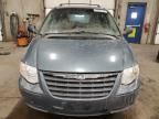 2005 Chrysler Town & Country LX