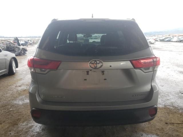 2019 Toyota Highlander SE