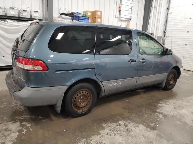 2003 Toyota Sienna CE