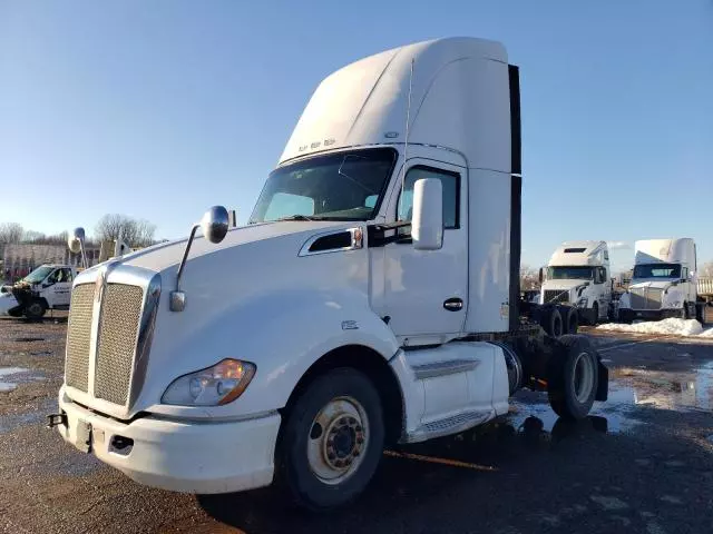 2014 Kenworth Construction T680