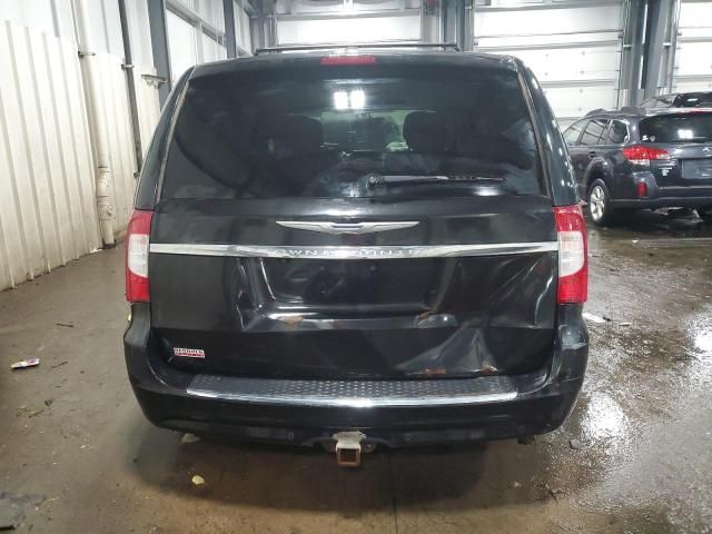 2014 Chrysler Town & Country Touring L