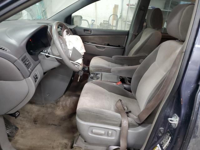 2009 Toyota Sienna CE