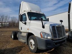 Salvage trucks for sale at Mcfarland, WI auction: 2016 Freightliner Cascadia 125