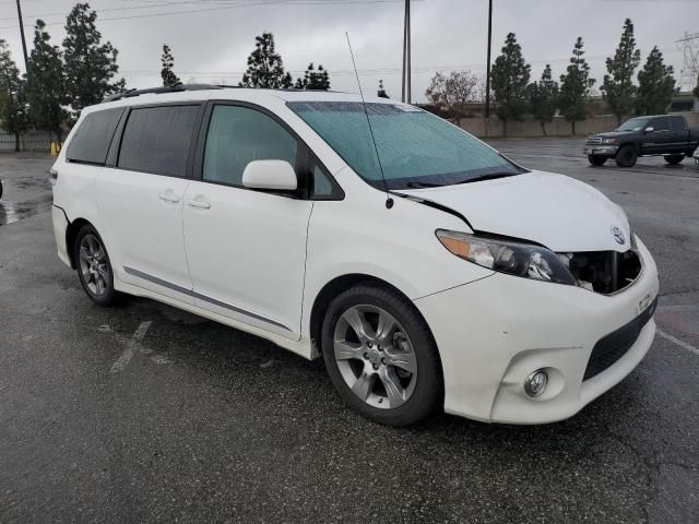 2011 Toyota Sienna Sport