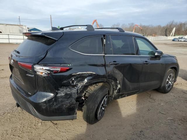 2022 Toyota Highlander Hybrid XLE