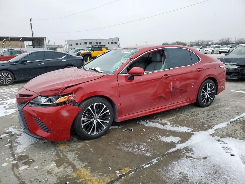 2020 Toyota Camry SE