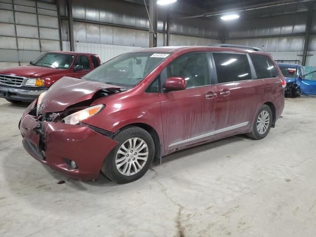 2013 Toyota Sienna XLE