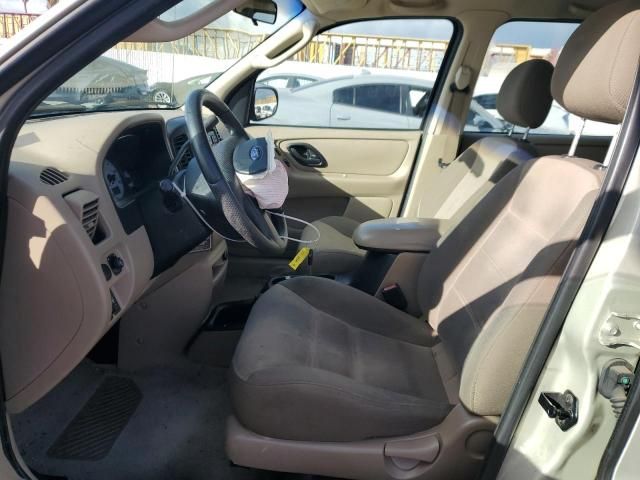 2004 Ford Escape XLS