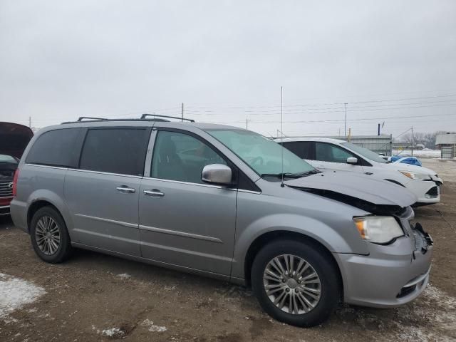 2013 Chrysler Town & Country Touring L