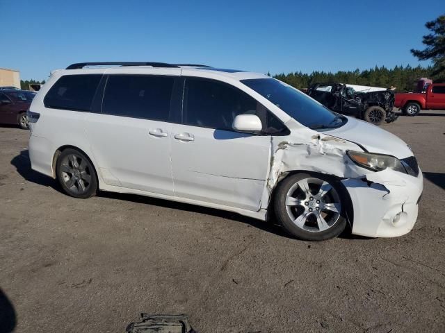 2012 Toyota Sienna Sport