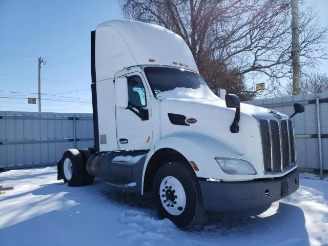 2016 Peterbilt 579