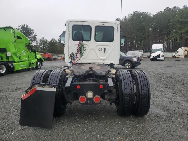 2018 Freightliner Cascadia 113