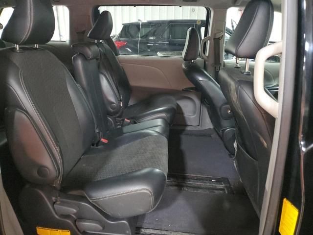 2013 Toyota Sienna Sport