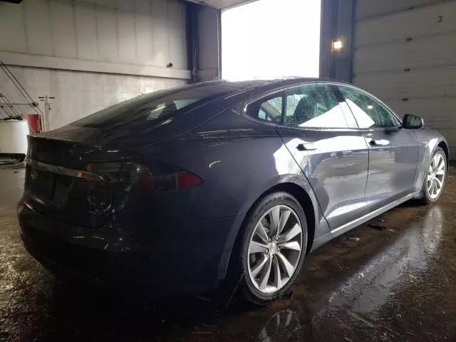 2015 Tesla Model S 70D