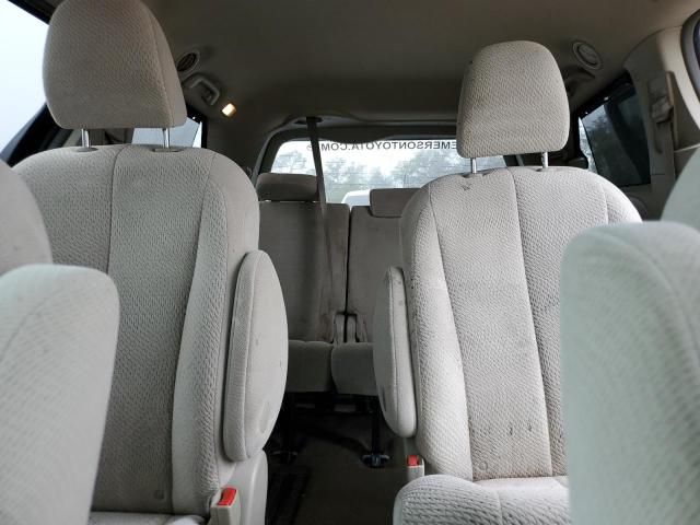 2011 Toyota Sienna LE