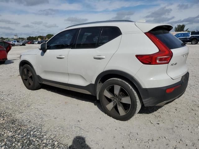 2019 Volvo XC40 T4 Momentum