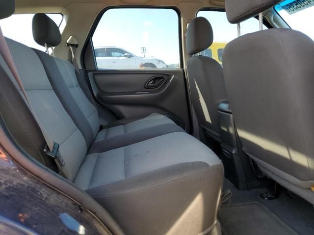 2004 Ford Escape XLS