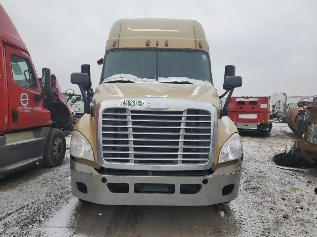 2015 Freightliner Cascadia 125