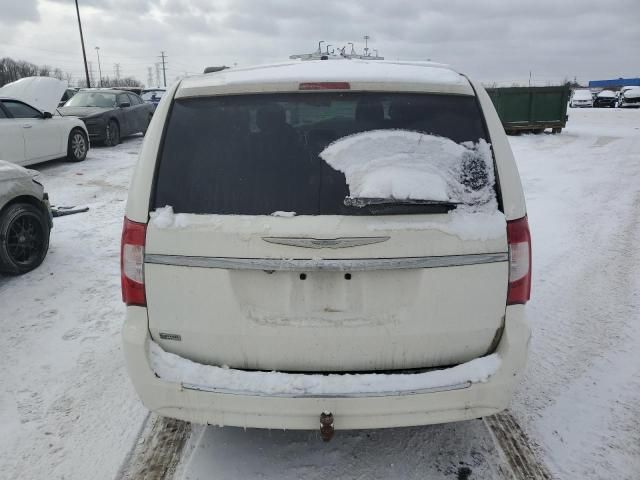 2013 Chrysler Town & Country Touring