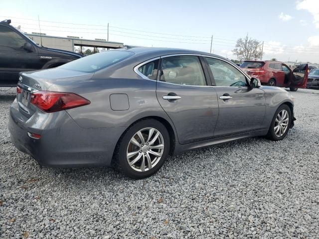 2017 Infiniti Q70 3.7