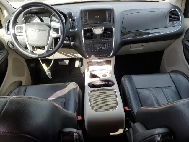 2015 Chrysler Town & Country Touring L