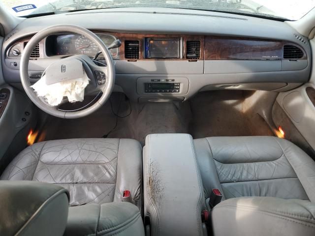 2000 Lincoln Town Car Signature