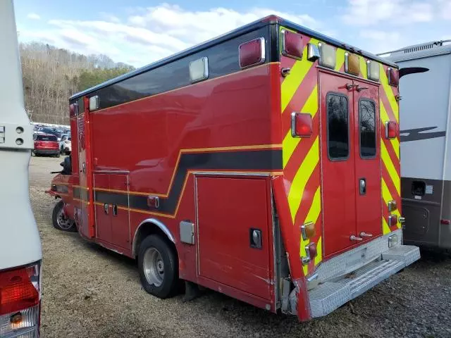 2003 Ford Econoline E450 Super Duty Cutaway Van