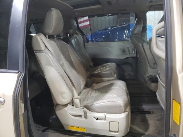 2013 Toyota Sienna XLE