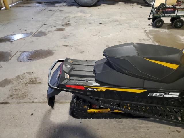 2014 Skidoo 2014 Skidoo Snowbmobil