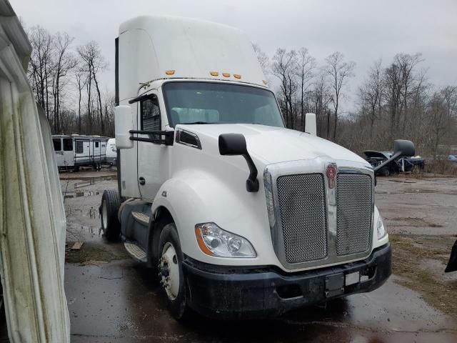 2016 Kenworth T680 Semi Truck