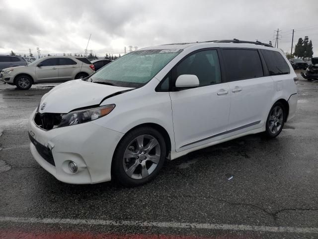 2011 Toyota Sienna Sport