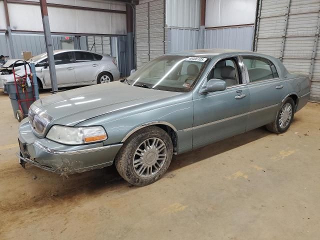 2006 Lincoln Town Car Signature Limited