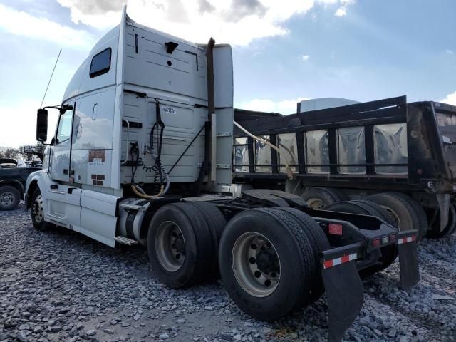 2014 Volvo VN VNL