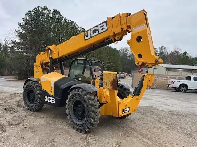 2022 JCB 510-56