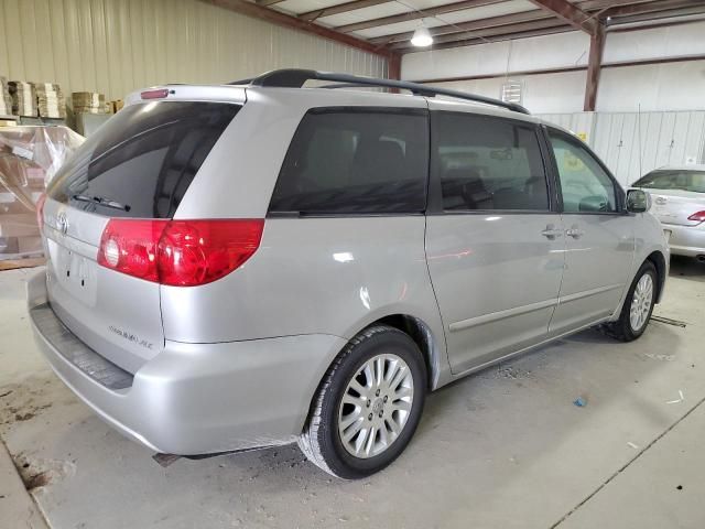 2010 Toyota Sienna XLE