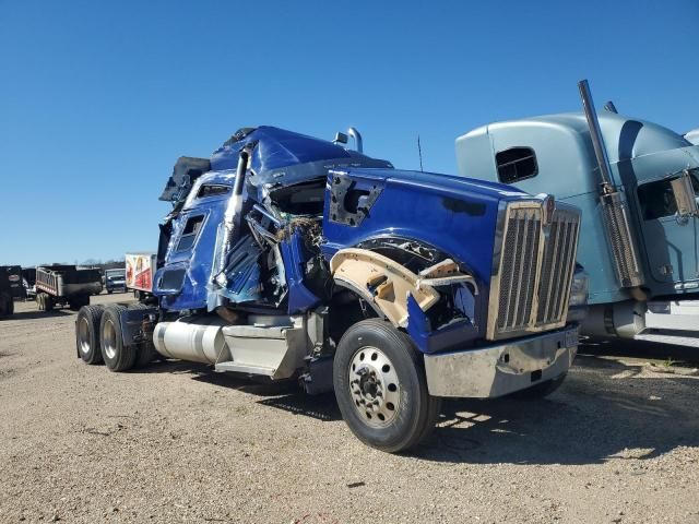 2021 Kenworth Construction W990