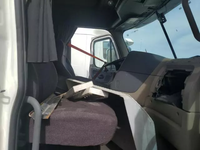 2018 Freightliner Cascadia 125 Semi Truck