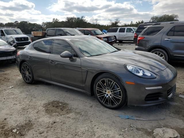 2016 Porsche Panamera 2