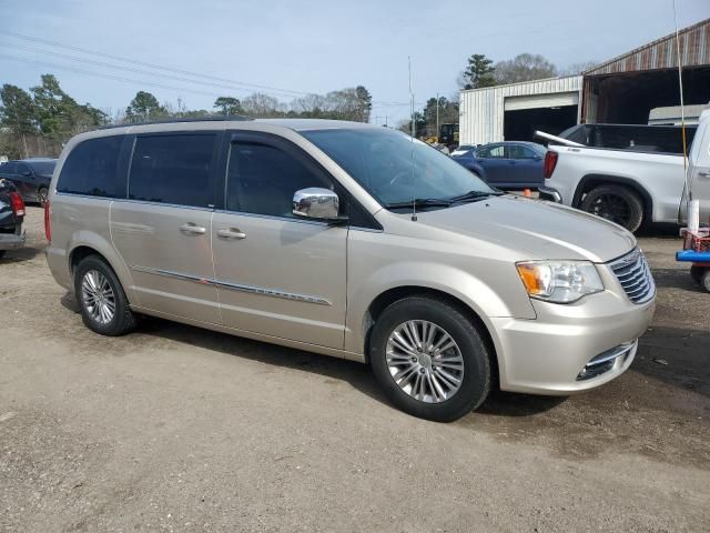 2013 Chrysler Town & Country Touring L