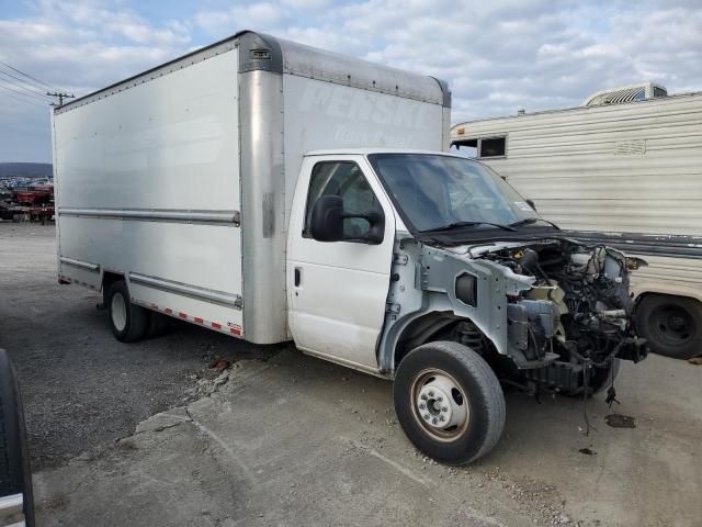 2022 Ford Econoline E350 Super Duty Cutaway Van