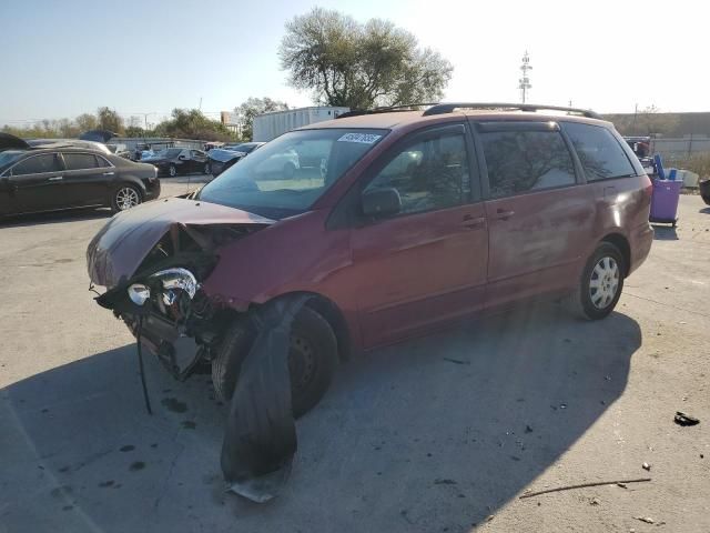 2004 Toyota Sienna CE