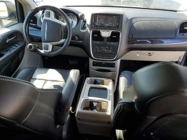 2015 Chrysler Town & Country Limited Platinum