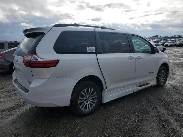 2019 Toyota Sienna XLE