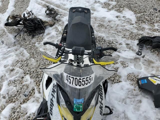 2016 Skidoo 2016 Skidoo Snowmobile