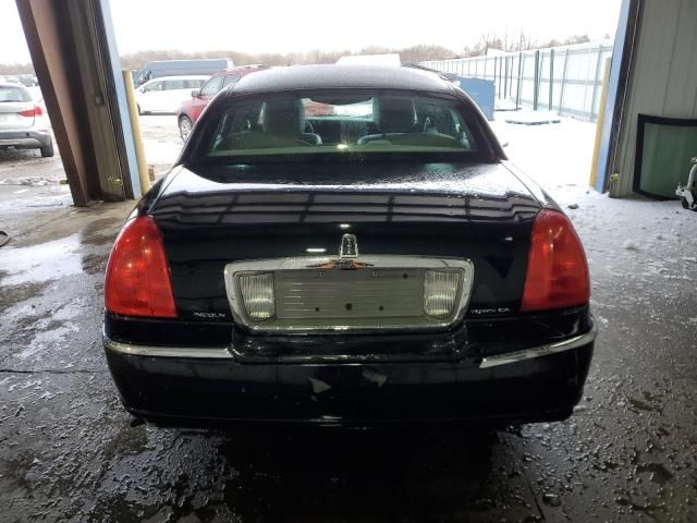 2011 Lincoln Town Car Signature Limited