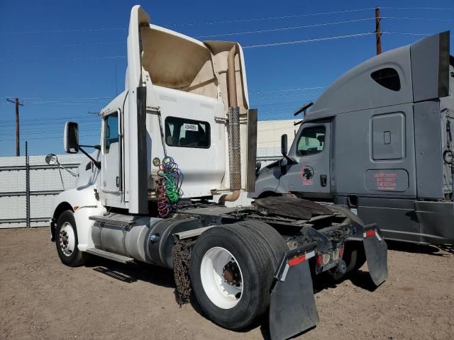 2012 Kenworth Construction T660