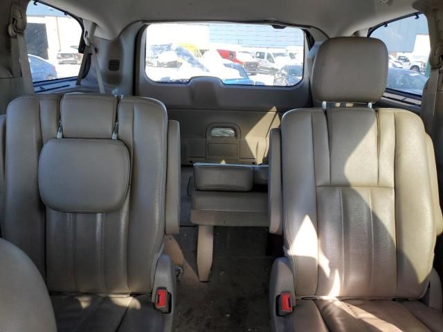 2013 Chrysler Town & Country Touring L