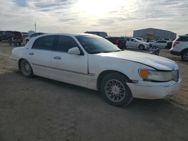 2000 Lincoln Town Car Signature