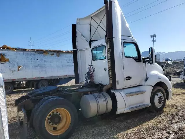 2014 Kenworth Construction T680