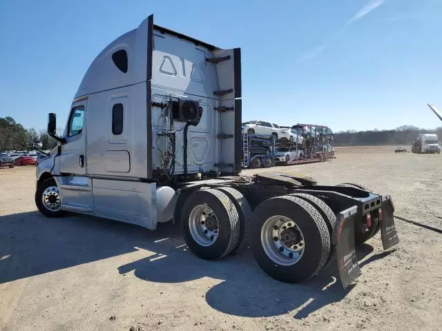 2020 Freightliner Cascadia 126